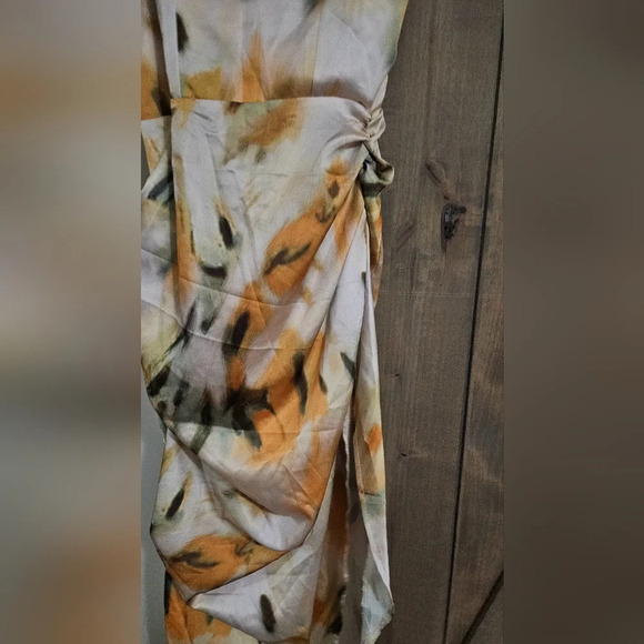 CBR Floral satin ruched bustier midi dress. Size small NWT - Picture 9 of 11